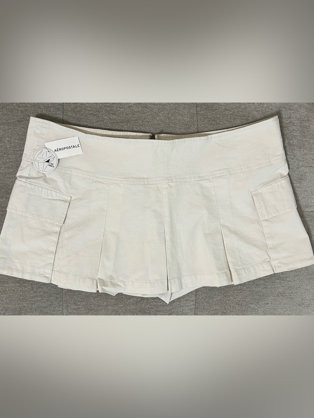 Aeropostale Cream Pleated Skort with Cargo Pockets